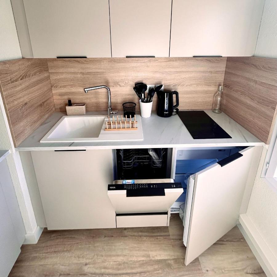 Apartmán Modern 1 Bdr + Balcony + Free Parking + Ac + Pool L'Isle-d'Abeau Exteriér fotografie