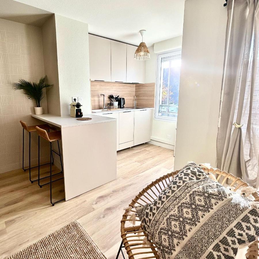 Apartmán Modern 1 Bdr + Balcony + Free Parking + Ac + Pool L'Isle-d'Abeau Exteriér fotografie