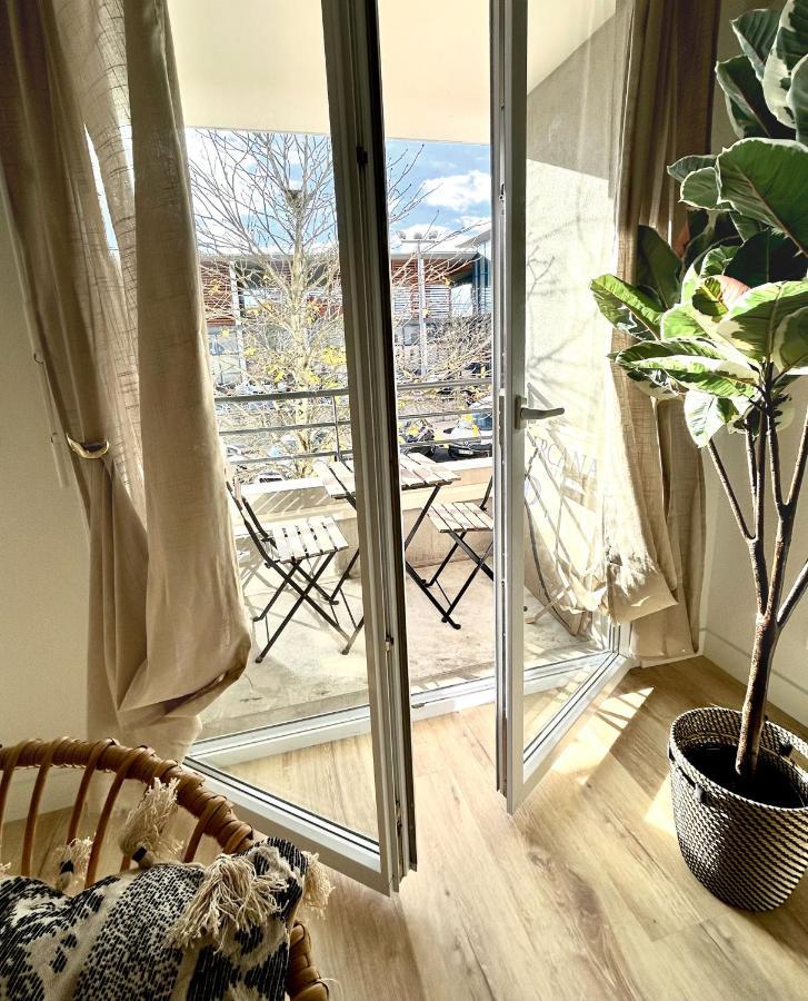 Apartmán Modern 1 Bdr + Balcony + Free Parking + Ac + Pool L'Isle-d'Abeau Exteriér fotografie