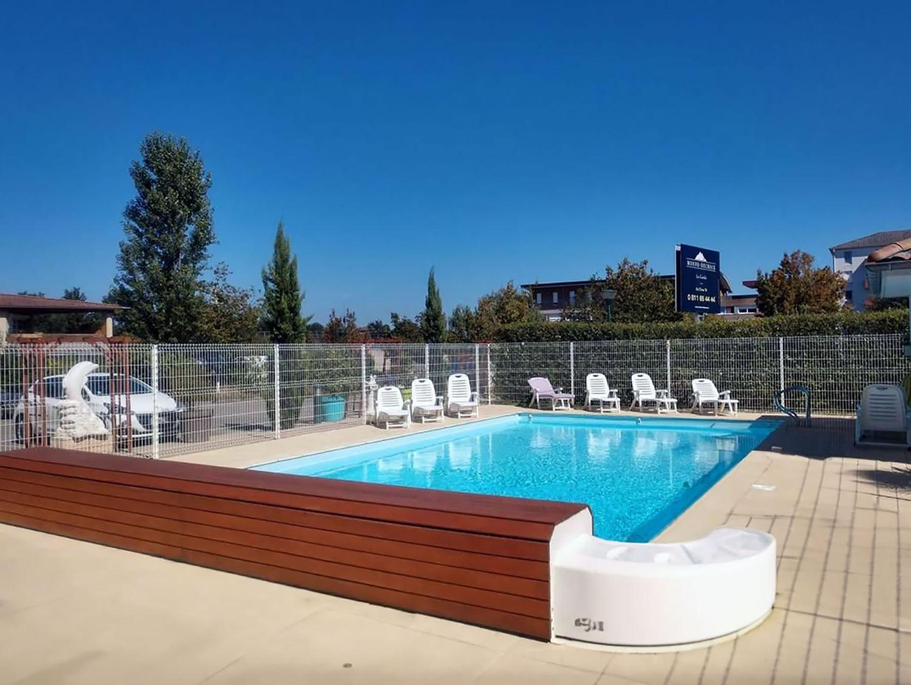 Apartmán Modern 1 Bdr + Balcony + Free Parking + Ac + Pool L'Isle-d'Abeau Exteriér fotografie